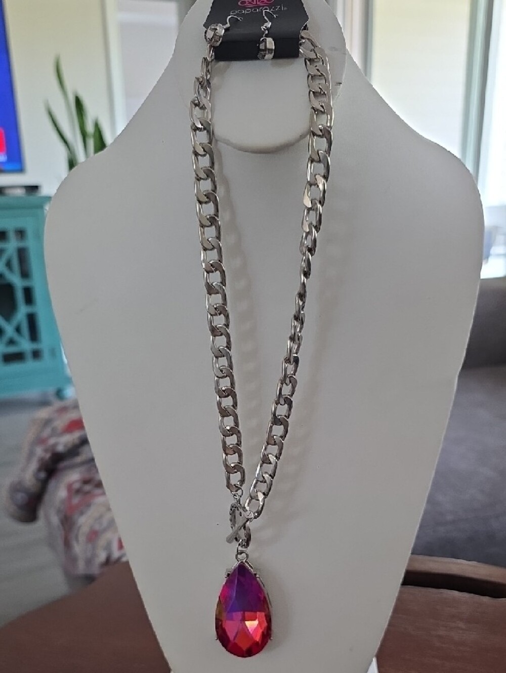 Edgy Exaggeration Necklace with Pink UV Shimmer Teardrop Pendant - Picture 2 of 6